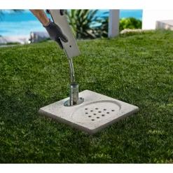 Base in Cemento Grigio Perforata con Griglia di Scarico per Fontane Ground Aquapoint