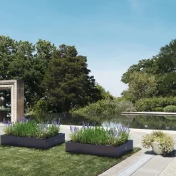 Fioriera Bassa Herstera PLANTER EDGE in Metallo colore Antracite 150x100x25 cm