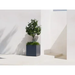 Fioriera Cubo Herstera PLANTER CUBE 60 in Metallo colore Antracite 60x60x60 cm