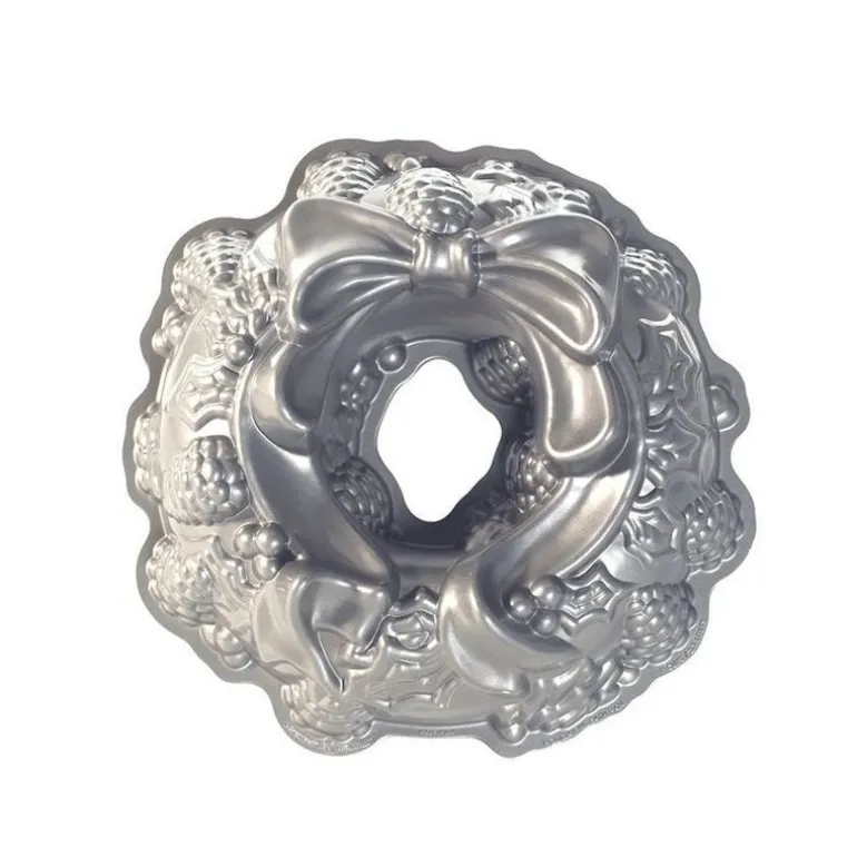 Stampo Holiday Wreath